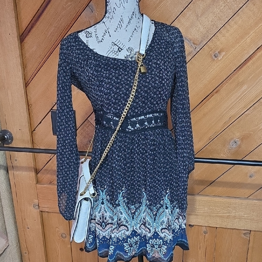 Hollister Boho Paisley Border Print‎ Open Back Lace Waist Mini Dress Navy Small